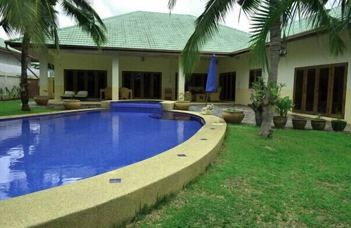 Nong Kae House | Large villa with pool 10 pax SHR001