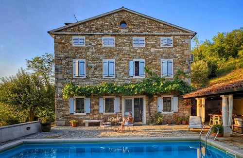 Sveti Bartol Villa | Large Villa, with Pool, home Cinema, 25 min. from Beach. Private EV charging
