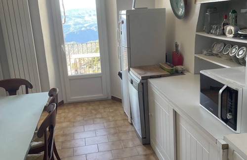Toudon House | Large village house/Exceptional view for 8 people.