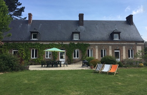 Ouainville House | Large warm longhouse, ideal for meeting with friends or family