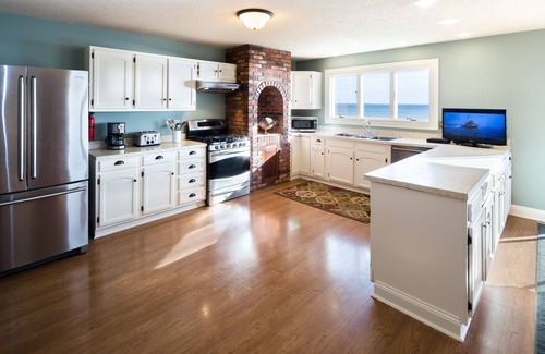 Provincetown House | Large waterfront family home in a great location, spectacular views! RPSH003