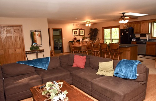 Mineral House | Large Waterfront Lake House on Beautiful Lake Anna - 5 Bedroom