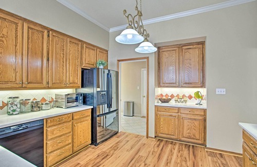 Coffee City House | Large Waterfront Lake Palestine Home w/Deck, Dock