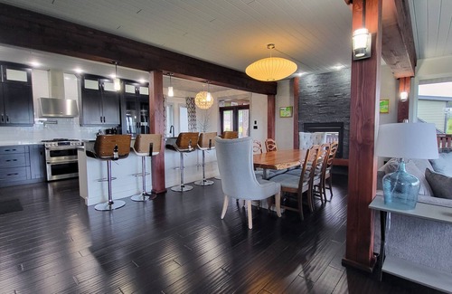 Courtenay House | Large west coast home near the seaside