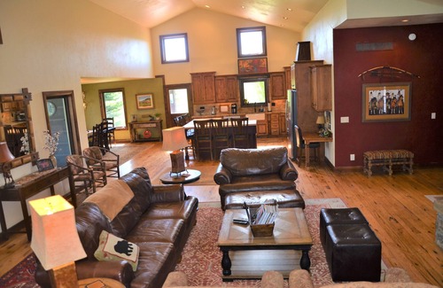 Victor House | Large Western Home,Beautiful Summer/Winter Settings ,Near Jackson Hole