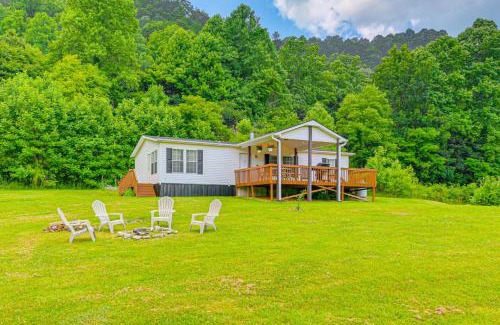 Hot Springs House | Large Yard and Fire Pit Hot Springs Home