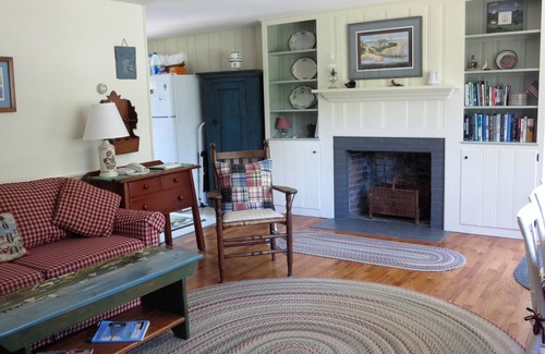 West Chatham Cottage | Large Yard, Quiet; 300 Yd on Sidewalk to Hardings Beach