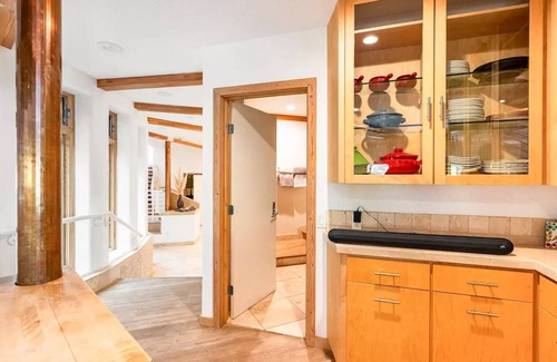 Sedona House | Largest Dome in Sedona! 7 acres on Oak Creek, 8 minutes from down town Sedona!