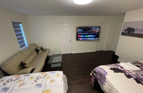 Whitby House | Largest ensuite bedroom in a guest house