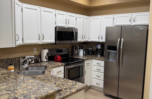 North Mountain Condo | Largest Remodeled 2 bd+ 2 bath+ Loft Overlooking Pool, Gated, Tennis, Pickleball