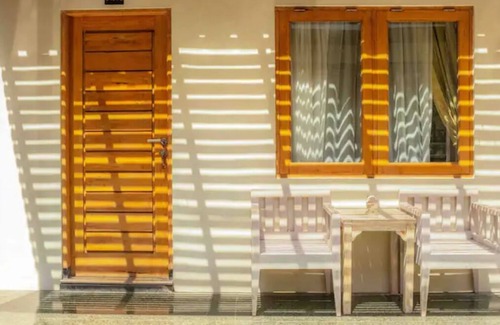 Dewi Sri Villa | Largr 6 Bedrooms & 6 bathrooms villa, Legian.