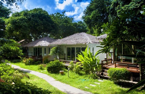 Rayong Resort | Larissa Samed resort