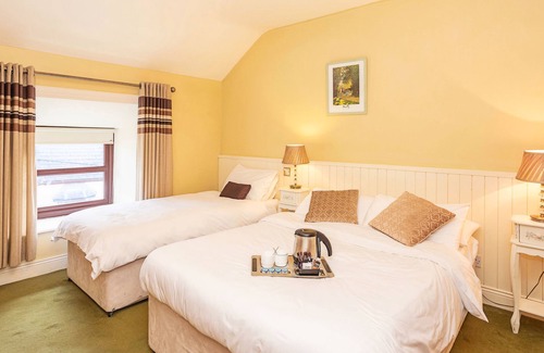 Milltown Bed & Breakfast | Larkins Pub Restaurant and B&B