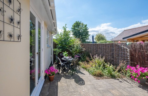 Debach House | Larksfield Snug - One Bedroom House, Sleeps 2