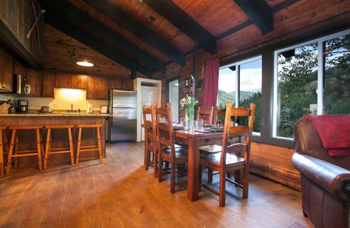Intermountain House | LARKSPUR CABIN EAST/WEST SLEEPS 16, 2 decks, 2 Hot tubs free Vail bus, 7 car
