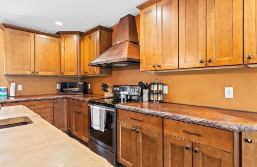 Deadwood House | Larkspur Hills