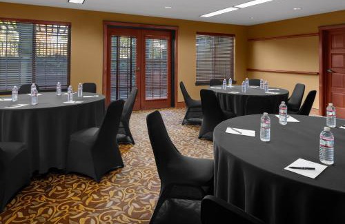 Pleasanton Hotel | Larkspur Landing Extended Stay Suites Pleasanton