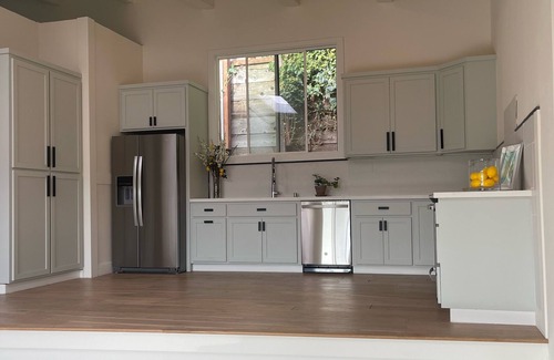 Larkspur House | Larkspur, walk to town , loft style , great views