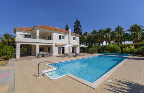 Pervolia Villa | Larnaca Pervolia Seaside Mansion 7