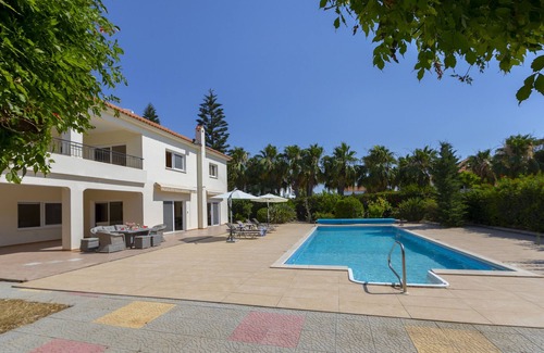 Pervolia Villa | Larnaca Pervolia Seaside Mansion 7