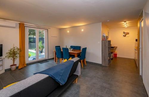 Laroque-des-Alberes Apartment | Laroque Gite Modern New Stylish