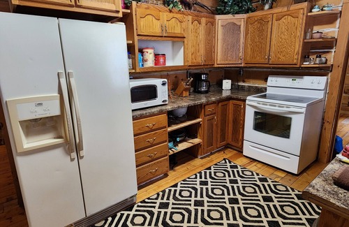 Crawford County Cabin | Larsen Hunters Rustic Cabinn