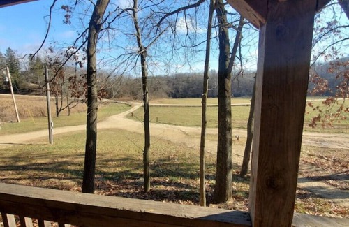 Crawford County Cabin | Larsen Hunters Rustic Cabinn