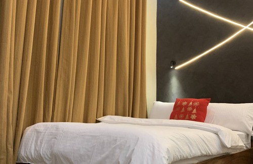 Calatagan Bed & Breakfast | Larue Pocket Villa a Tropical Zen atmosphere.