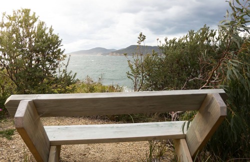 White Beach Cottage | Larus Waterfront Cottage