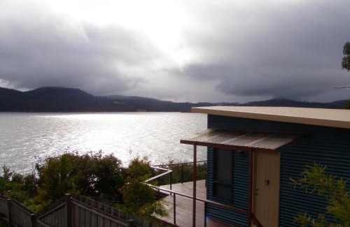 White Beach House | Larus Waterfront Cottage