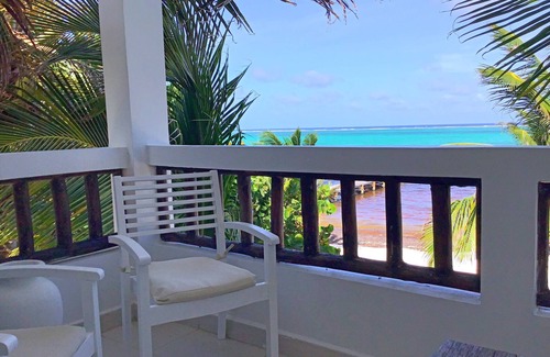 San Pedro Apartment | Las Amapolas - Beachfront Paradise - King Bed + A/C (1B Upper Unit)