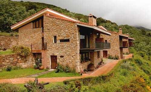 Poyales del Hoyo House | Las Casas de Agapito