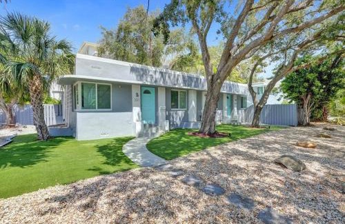 Victoria Park Apartment | Las Olas Central Oasis, Pool, Parking, Remodeled