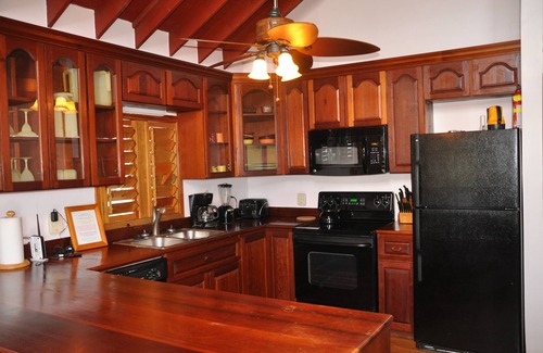 Dixon Cove House | Las Palmas Beachfront Villas, Roatan Bay Islands, Honduras