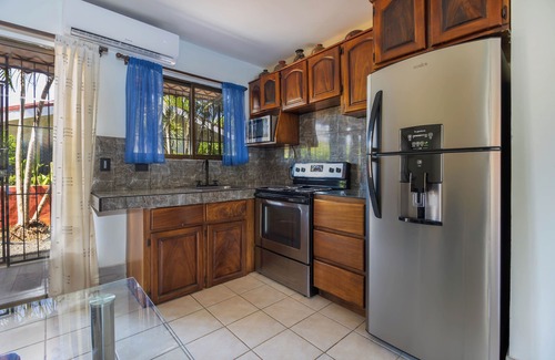 Coco Condo | Las Palmas Condo: Pool & Beach