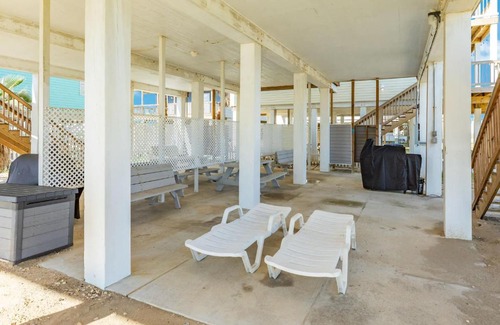 Surfside Beach House | Las Palmas I - Beach Views Family & Pet Friendly