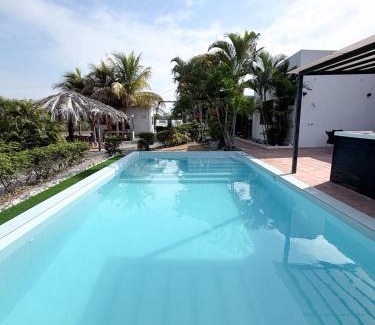 Playas House | Las palmeras con piscina