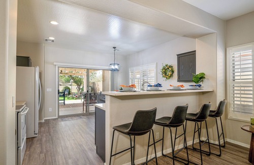 Villages At Queen Creek House | Las Polinas Golf Course! Putting Green, Hot Tub, Outdoor Kitchen & TV!