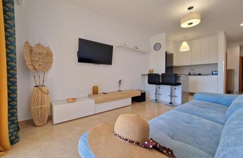 Los Abrigos Apartment | Las Rocas by the Ocean, Wifi and Sea View