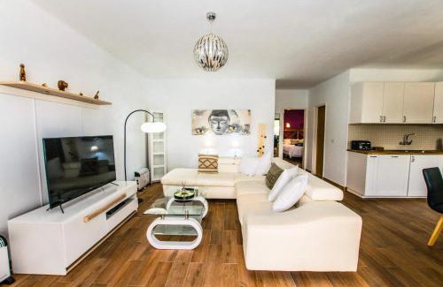 Playa Blanca Villa | Las Terracitas Ten - LH214 By Villas Now Ltd