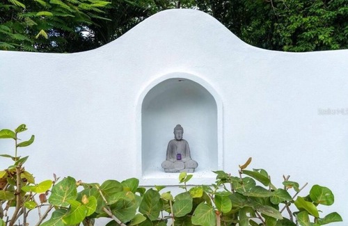 Florida Villa | LAS TERRAZASnWonderful 6-bedroom villa with gorgeous pool in tropical Vieques