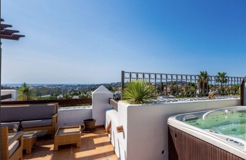 Marbella Apartment | Las Tortugas Marbella – Luxury Penthouse with Sea Views & Jacuzzi