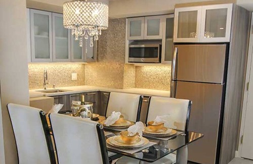 Winchester Villa | Las Vegas Convention Center adjacent with great view 2bdrm lockout with WiF