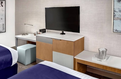 Gateway District Hotel | Las Vegas Dream! 2 Modern Units, Pool, Onsite Casino, Onsite Parking!