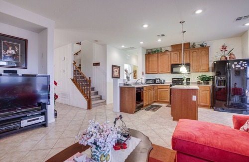 Spring Valley House | Las Vegas Home w/Mtn Views: 13 Mi to the Strip!