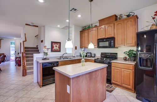 Spring Valley House | Las Vegas Home w/Mtn Views: 13 Mi to the Strip!