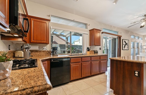 Green Valley North House | LAS VEGAS LUXURY HOME, 5 BDRP, POOL W/HEATER, BBQ, GAMES