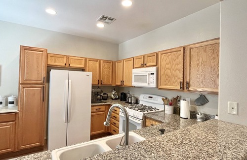 Tule Springs House | Las Vegas Single Story King Bed Quiet Neighborhood
