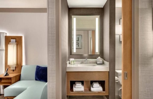 Gateway District House | Las Vegas Vacation! Pools, Game Room, Casino, Parking! Near The Neon Museum