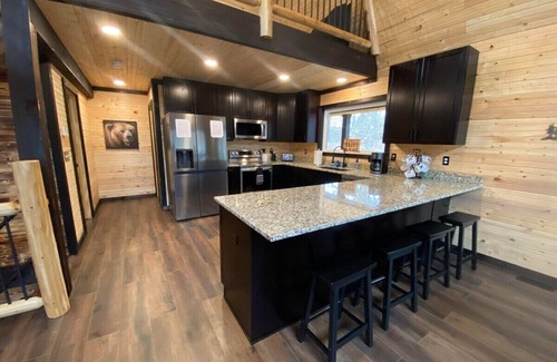 Rockbridge Cabin | Last Minute and Early Bird Discount -20 Acres in Hocking Hills-Black Bear Cabin